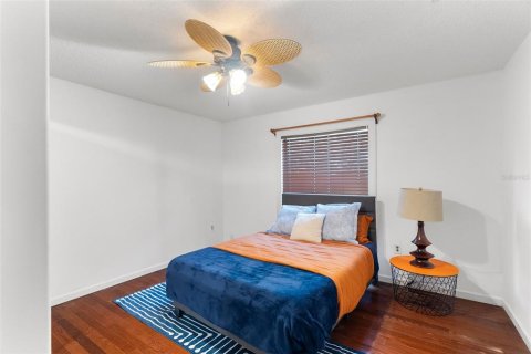 Casa en venta en Orlando, Florida, 5 dormitorios, 163.51 m2 № 1914051 - foto 13