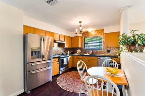 Casa en venta en Orlando, Florida, 5 dormitorios, 163.51 m2 № 1914051 - foto 6