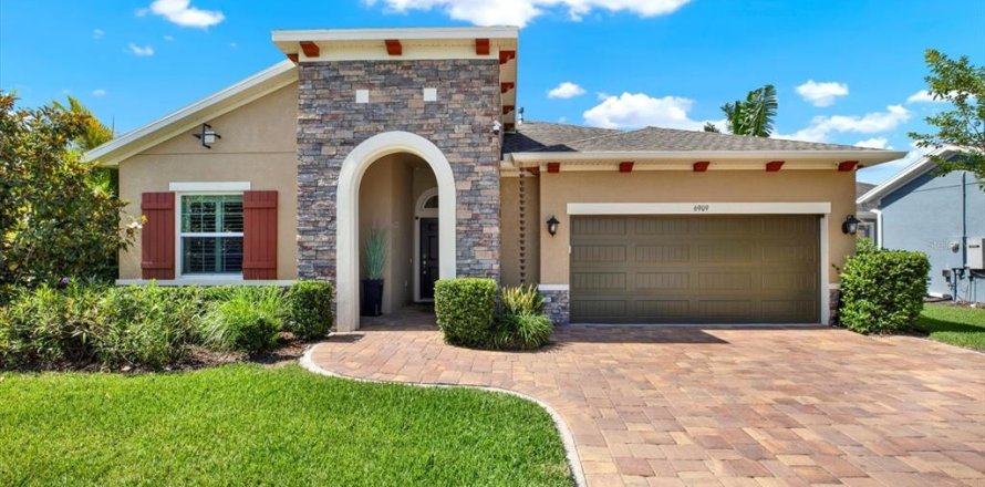 House in Apollo Beach, Florida 3 bedrooms, 237.27 sq.m. № 1744558