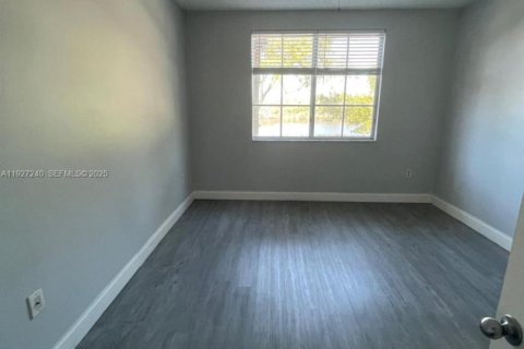 Copropriété à louer à Miramar, Floride: 2 chambres, 90.77 m2 № 1987350 - photo 9