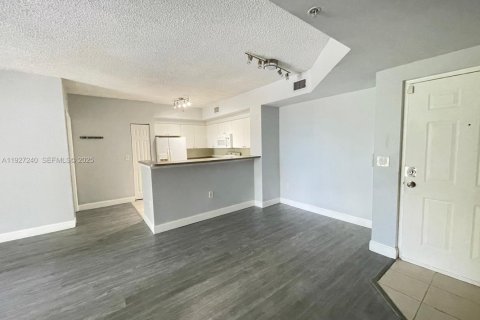 Copropriété à louer à Miramar, Floride: 2 chambres, 90.77 m2 № 1987350 - photo 4