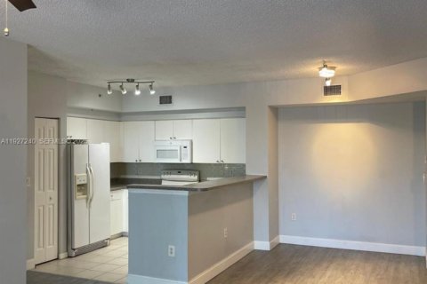 Copropriété à louer à Miramar, Floride: 2 chambres, 90.77 m2 № 1987350 - photo 5