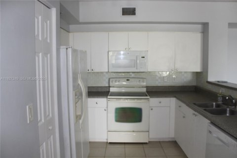 Copropriété à louer à Miramar, Floride: 2 chambres, 90.77 m2 № 1987350 - photo 7