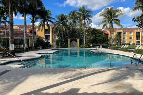 Copropriété à louer à Miramar, Floride: 2 chambres, 90.77 m2 № 1987350 - photo 2