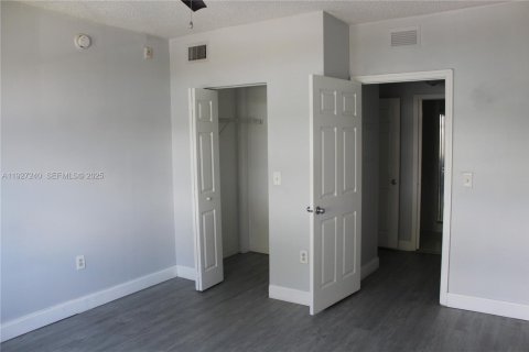 Copropriété à louer à Miramar, Floride: 2 chambres, 90.77 m2 № 1987350 - photo 11