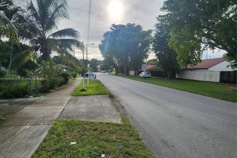 Casa en venta en Miami, Florida, 3 dormitorios, 105.91 m2 № 1881541 - foto 12