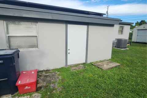 Casa en venta en Miami, Florida, 3 dormitorios, 105.91 m2 № 1881541 - foto 10