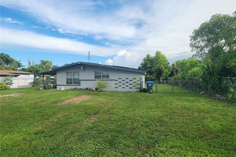 Casa en venta en Miami, Florida, 3 dormitorios, 105.91 m2 № 1881541 - foto 13