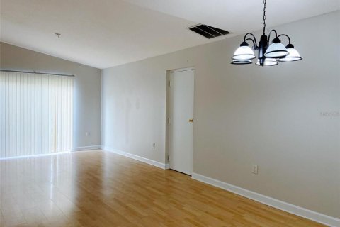 Dúplex en venta en Apopka, Florida, 4 dormitorios, 175.21 m2 № 2099758 - foto 9