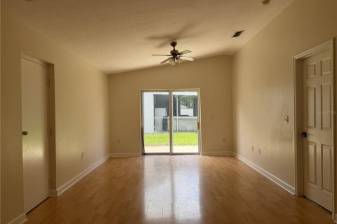 Dúplex en venta en Apopka, Florida, 4 dormitorios, 175.21 m2 № 2099758 - foto 13