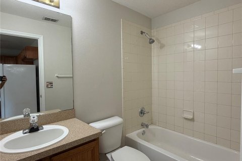 Dúplex en venta en Apopka, Florida, 4 dormitorios, 175.21 m2 № 2099758 - foto 26