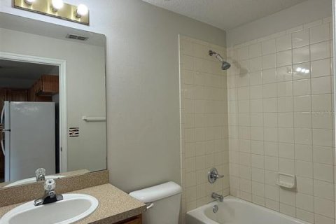 Dúplex en venta en Apopka, Florida, 4 dormitorios, 175.21 m2 № 2099758 - foto 25