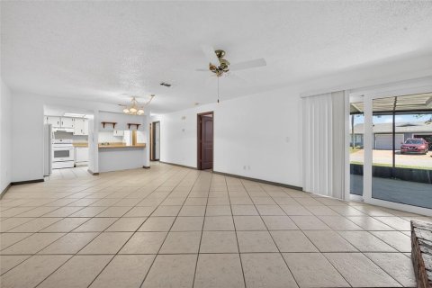 Dúplex en venta en Port Orange, Florida, 3 dormitorios, 118.91 m2 № 2148897 - foto 19
