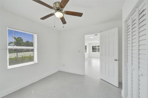 Купить виллу или дом в Окленд-Парк, Флорида 2 спальни, 81.94м2, № 2040965 - фото 18