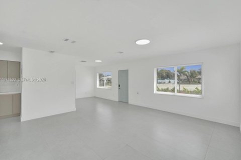 Купить виллу или дом в Окленд-Парк, Флорида 2 спальни, 81.94м2, № 2040965 - фото 8