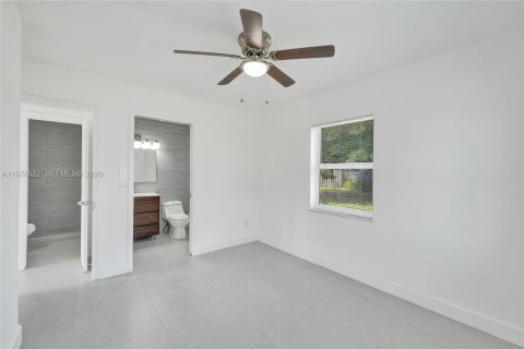 Купить виллу или дом в Окленд-Парк, Флорида 2 спальни, 81.94м2, № 2040965 - фото 11