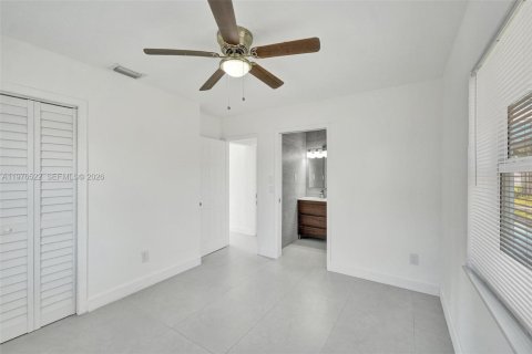 Купить виллу или дом в Окленд-Парк, Флорида 2 спальни, 81.94м2, № 2040965 - фото 17