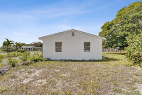 Купить виллу или дом в Окленд-Парк, Флорида 2 спальни, 81.94м2, № 2040965 - фото 16