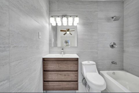 Купить виллу или дом в Окленд-Парк, Флорида 2 спальни, 81.94м2, № 2040965 - фото 4