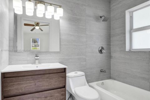 Купить виллу или дом в Окленд-Парк, Флорида 2 спальни, 81.94м2, № 2040965 - фото 3