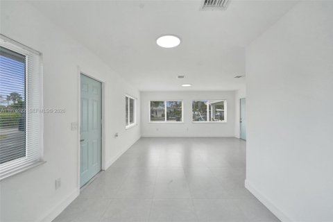 Купить виллу или дом в Окленд-Парк, Флорида 2 спальни, 81.94м2, № 2040965 - фото 20