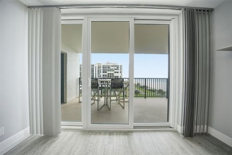 Condo in Clearwater, Florida, 2 bedrooms  № 2214750 - photo 27