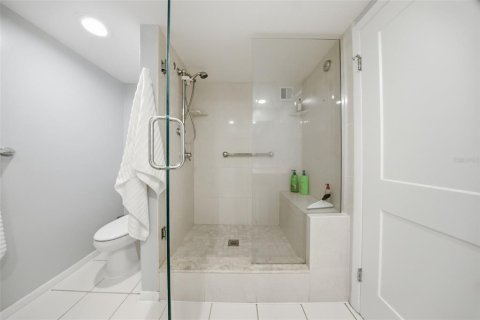 Condo in Clearwater, Florida, 2 bedrooms  № 2214750 - photo 24