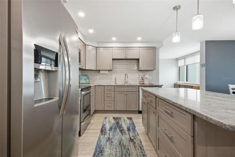 Condo in Clearwater, Florida, 2 bedrooms  № 2214750 - photo 10