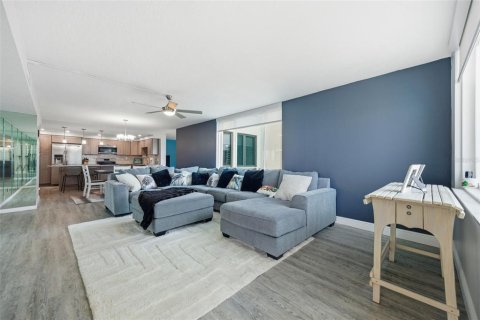Condo in Clearwater, Florida, 2 bedrooms  № 2214750 - photo 17