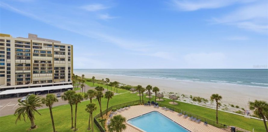 Condo in Clearwater, Florida, 2 bedrooms  № 2214750