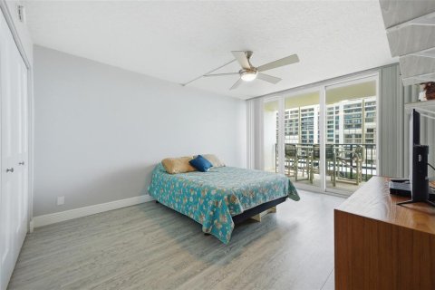 Condo in Clearwater, Florida, 2 bedrooms  № 2214750 - photo 26