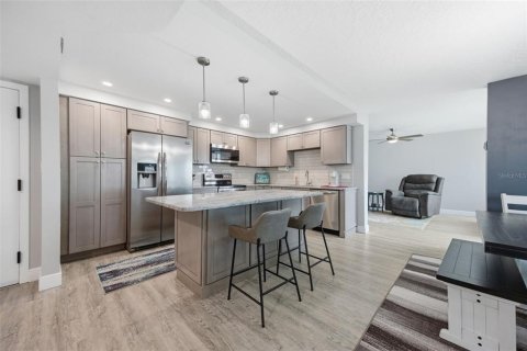 Condo in Clearwater, Florida, 2 bedrooms  № 2214750 - photo 9