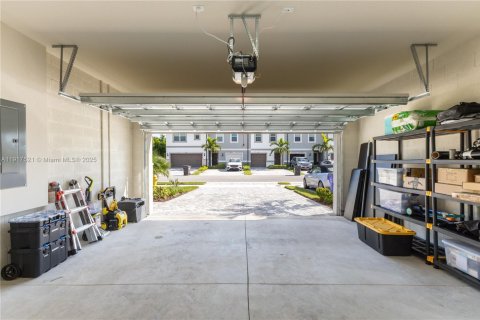 Touwnhouse à louer à Lauderdale Lakes, Floride: 3 chambres, 143.72 m2 № 1974355 - photo 25