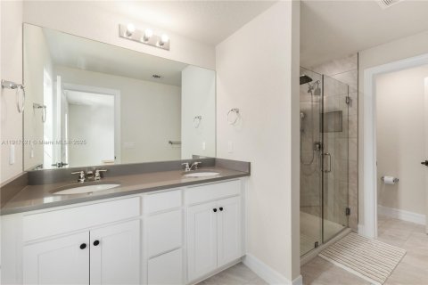 Touwnhouse à louer à Lauderdale Lakes, Floride: 3 chambres, 143.72 m2 № 1974355 - photo 15