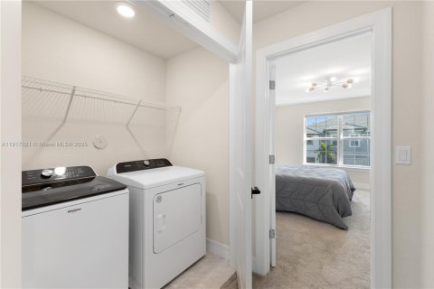 Touwnhouse à louer à Lauderdale Lakes, Floride: 3 chambres, 143.72 m2 № 1974355 - photo 24