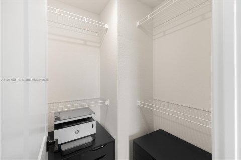 Touwnhouse à louer à Lauderdale Lakes, Floride: 3 chambres, 143.72 m2 № 1974355 - photo 21