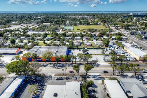 Commercial property in Fort Myers, Florida № 2020686 - photo 11