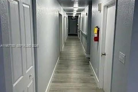 Casa en alquiler en Fort Lauderdale, Florida, 7 dormitorios, 268.67 m2 № 2011561 - foto 5