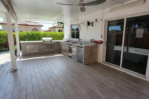 House in Homestead, Florida 3 bedrooms, 111.48 sq.m. № 1761823 - photo 21