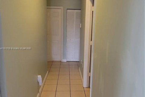House in Homestead, Florida 3 bedrooms, 111.48 sq.m. № 1761823 - photo 7