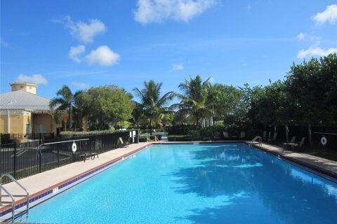 House in Homestead, Florida 3 bedrooms, 111.48 sq.m. № 1761823 - photo 28