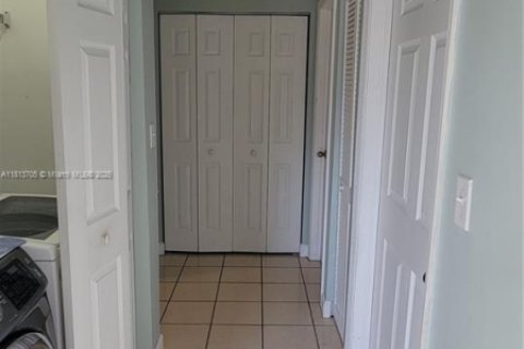 House in Homestead, Florida 3 bedrooms, 111.48 sq.m. № 1761823 - photo 13