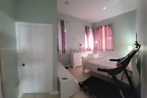House in Homestead, Florida 3 bedrooms, 111.48 sq.m. № 1761823 - photo 4