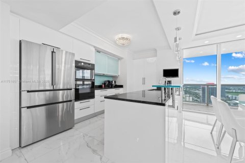 Condo in Hallandale Beach, Florida, 2 bedrooms  № 1664370 - photo 27