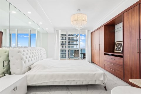 Condo in Hallandale Beach, Florida, 2 bedrooms  № 1664370 - photo 7