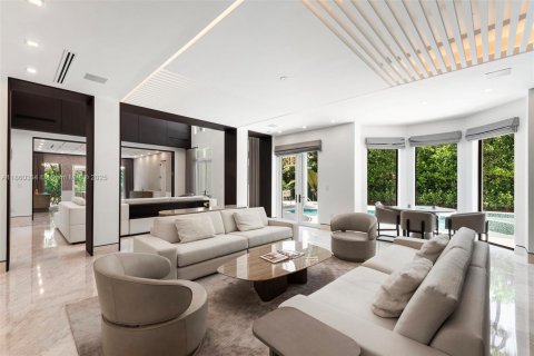 Casa en venta en Bal Harbour, Florida, 6 dormitorios, 582.22 m2 № 2002283 - foto 11