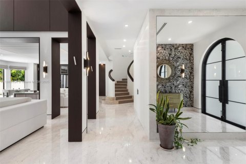 Casa en venta en Bal Harbour, Florida, 6 dormitorios, 582.22 m2 № 2002283 - foto 8