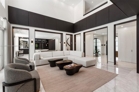 Casa en venta en Bal Harbour, Florida, 6 dormitorios, 582.22 m2 № 2002283 - foto 12