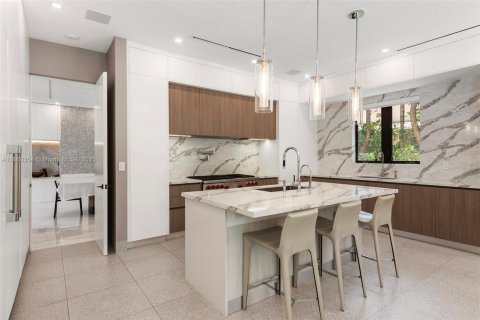 Casa en venta en Bal Harbour, Florida, 6 dormitorios, 582.22 m2 № 2002283 - foto 15