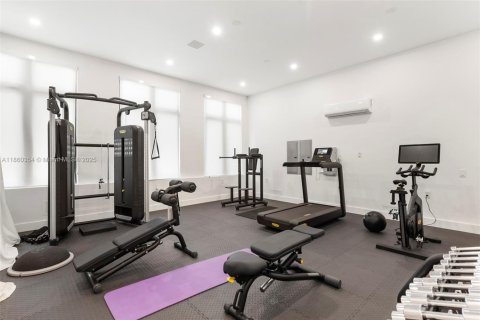 Casa en venta en Bal Harbour, Florida, 6 dormitorios, 582.22 m2 № 2002283 - foto 30